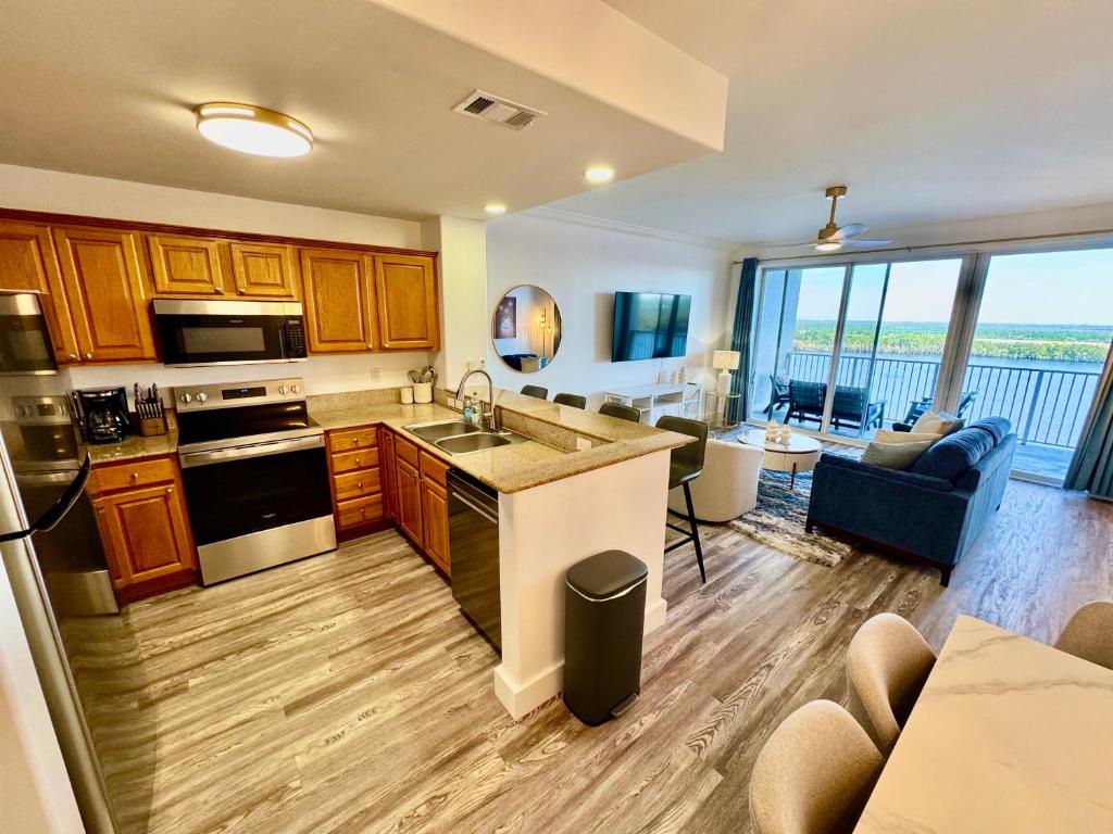 Balcony Lake Views - Pool, Gym, WiFi & Parking photo