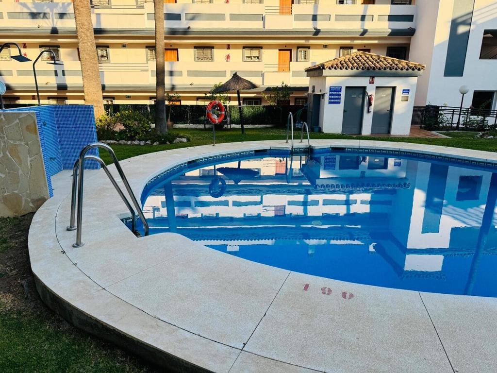 Apartamento con Piscina, Parking Cerca de la Playa