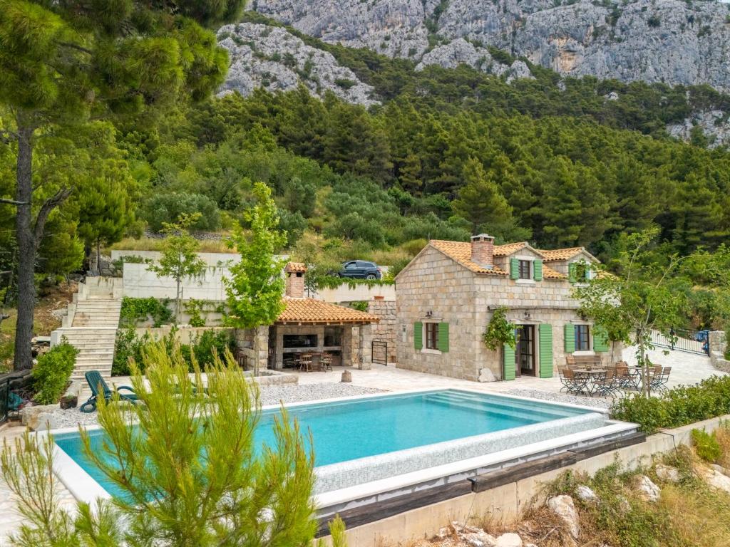 Holiday Home Makar - Sea & Mountain Private Escape with Pool