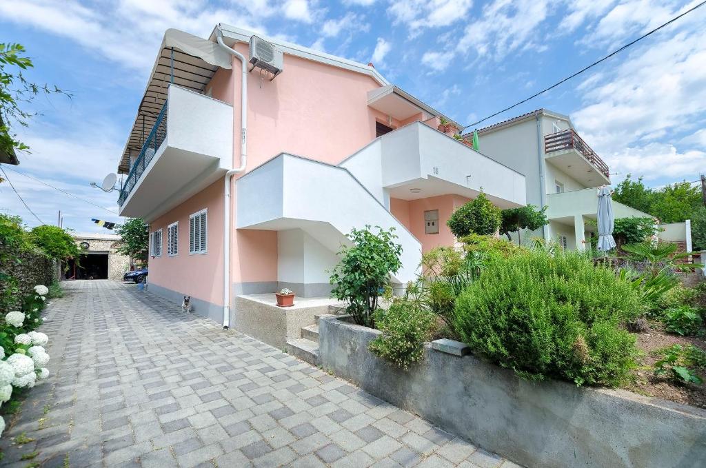 Apartments Miroslava