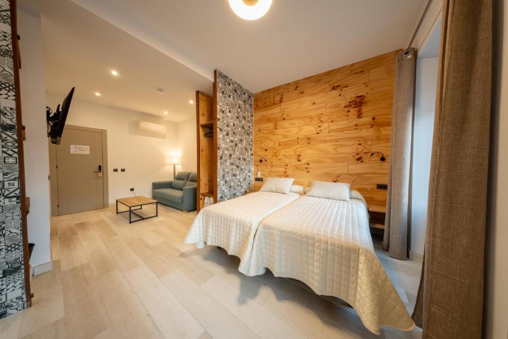 Hostal ZENTRAL - Twin Room