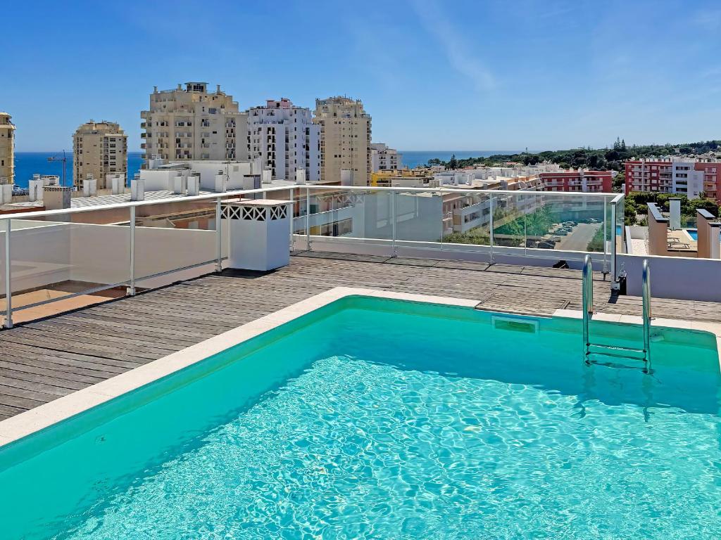 Modern Charming Nautic Condo by BeCherish