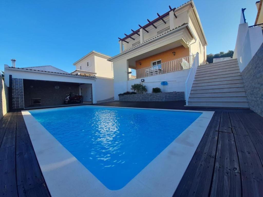 Villa with pool in Setubal, 15 min from the beach