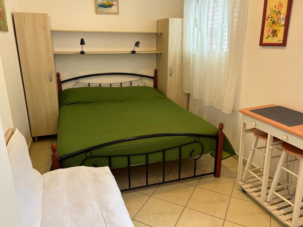 Studio Umag 7126a