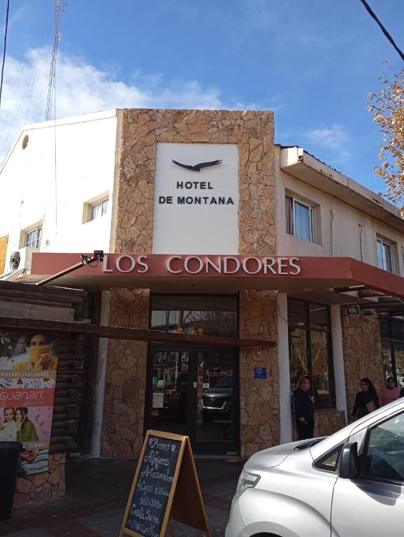 a hotel of montmartre with a sign on it at Hotel Los Condores in Uspallata