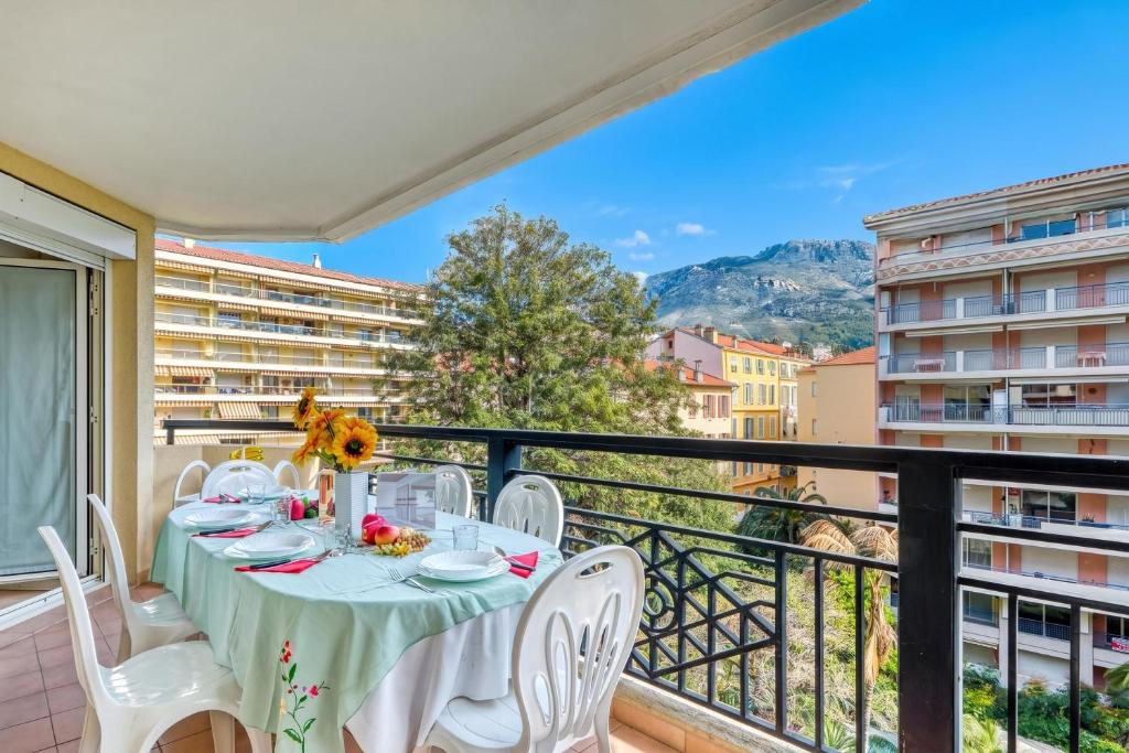 Garden View Daturas with Balcony - Happy Rentals