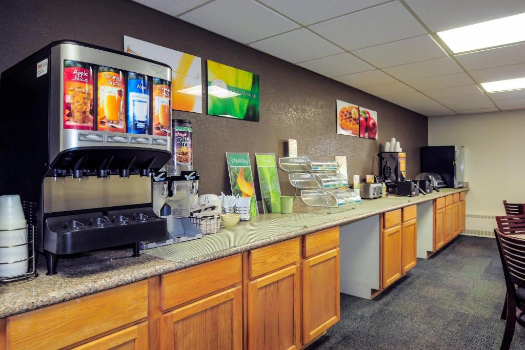 Quality Inn Stadium Area Green Bay Stadium photo
