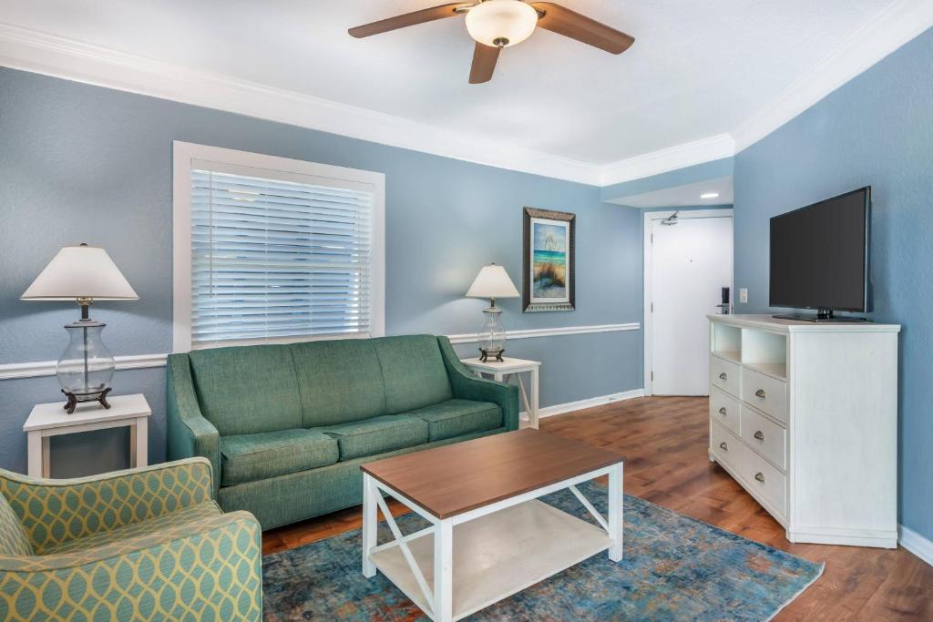 Coconut Palms Beach Resort II, an Ascend Collection Hotel photo