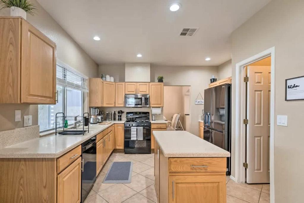 Family Fun House with Hot Tub, Grill and Games photo