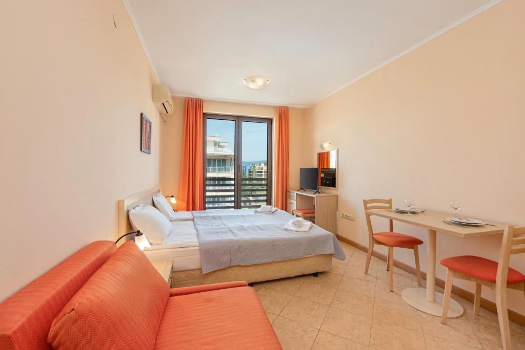 Royal Sun Apartments - 