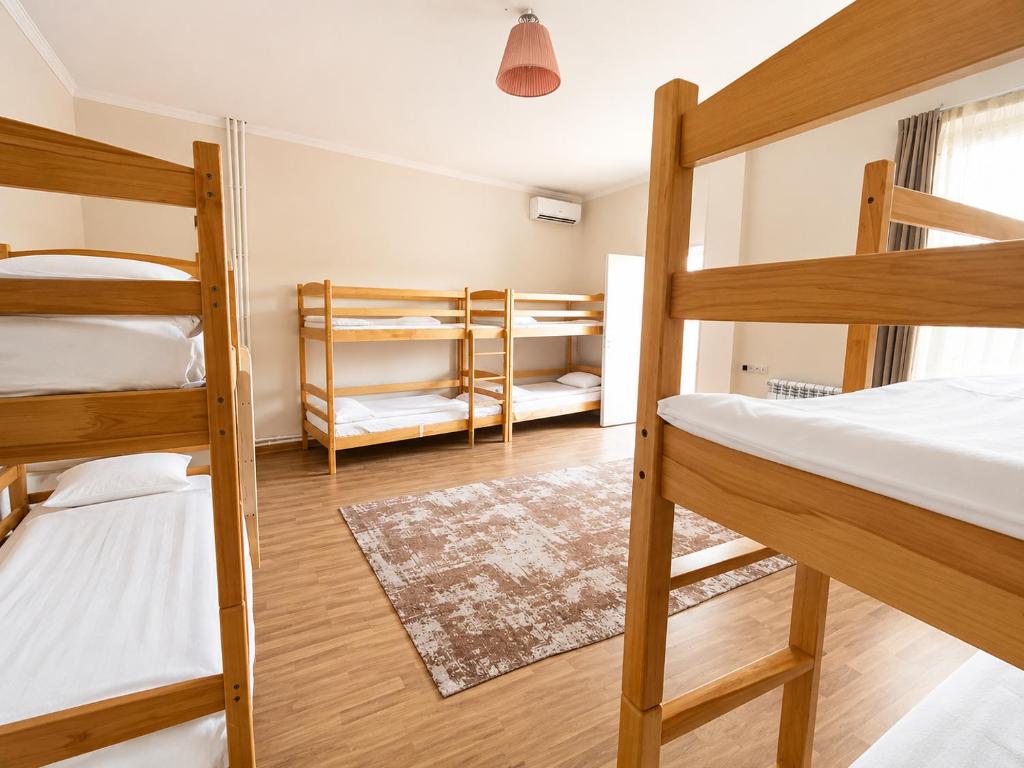 فضای داخلی Dreamers Hostel & Hotel Apartment در ایروان - تصویر ۳
