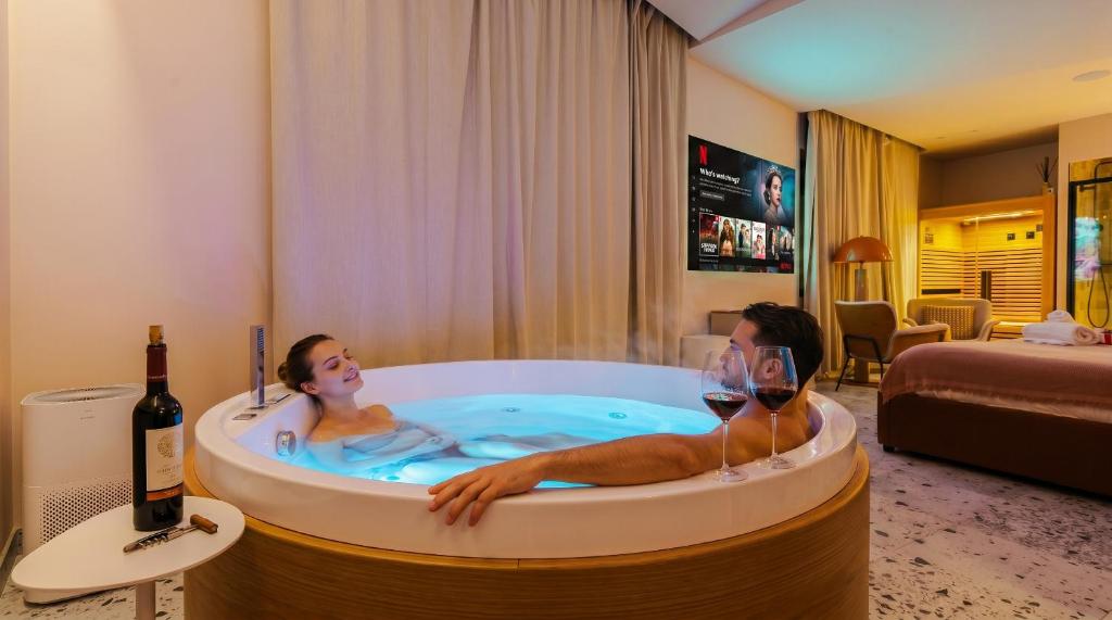 Love Room Strasbourg, Suite Ibiza, Balnéo & Sauna