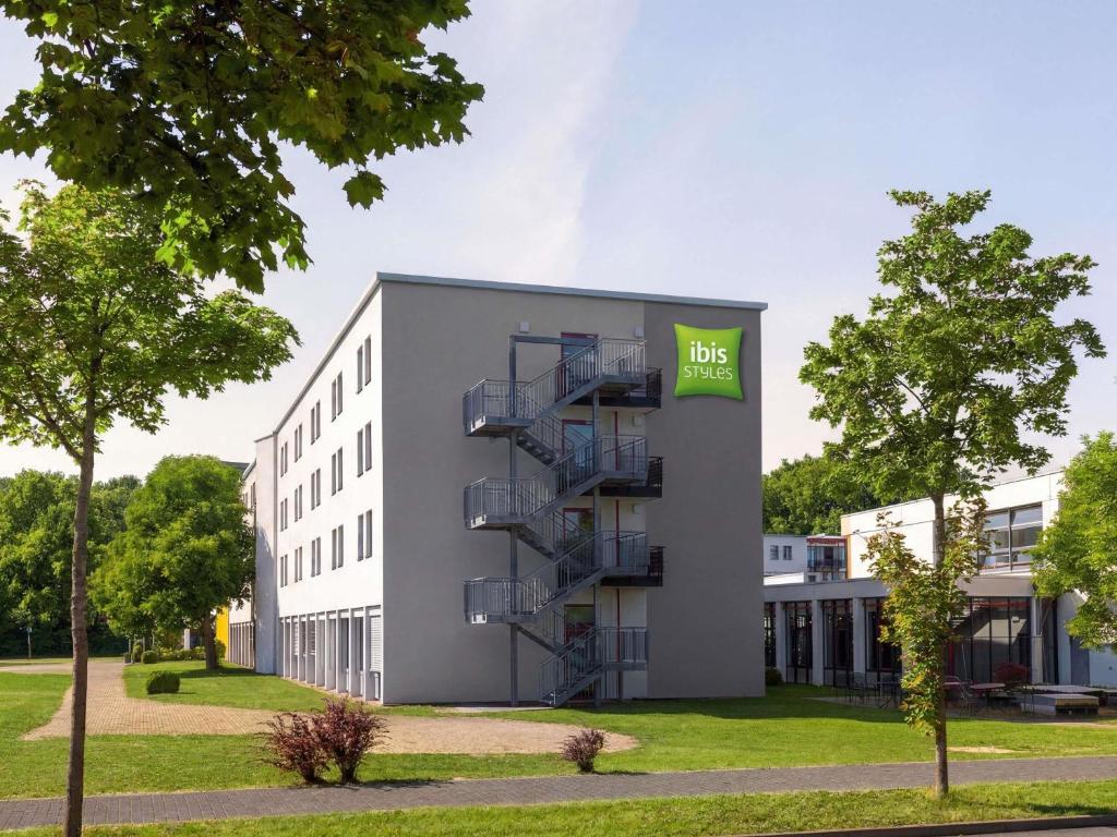 an office building with a fire escape at ibis Styles Darmstadt in Darmstadt