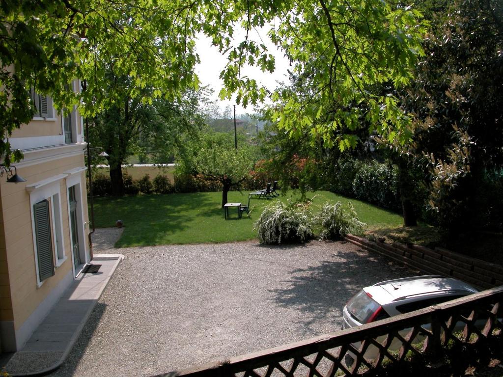 Vonkajšia záhrada v ubytovaní Villa D'Azeglio