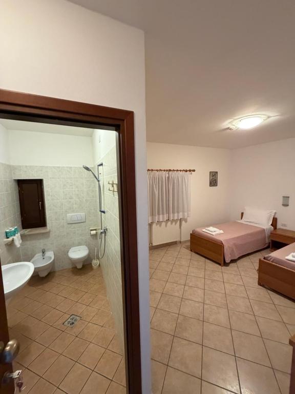 Hotel casa del pellegrino - Castelmonte - Habitación Doble Económica
