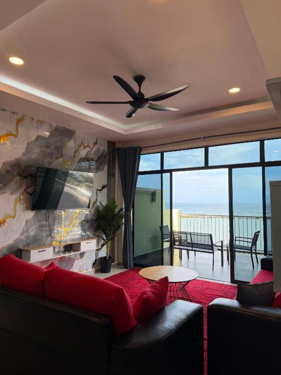 Bright interior of the Deluxe Oceanfront Family Villa