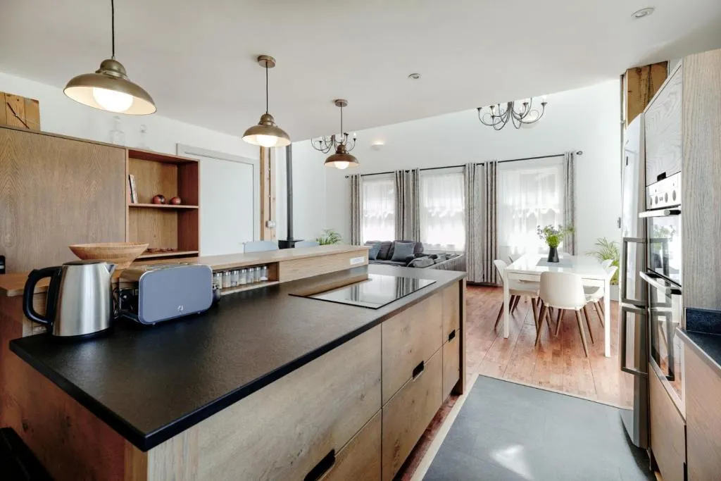 The Old Coach House, Luxury Harbourside Apartment