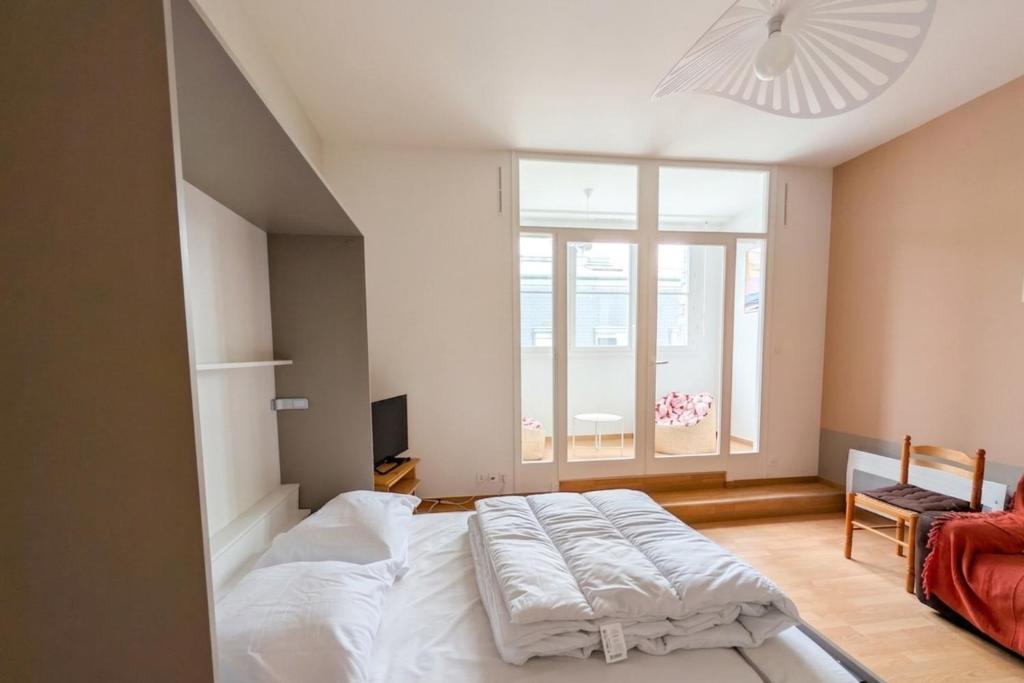 Centrally located apartment 50m from the beach