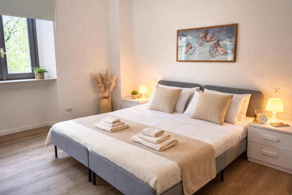 Elegant Two-Bedroom Apartment in the Heart of Porta Romana, 2 Minutes from the Metro, with Easy Access to QC Terme and the Duomo