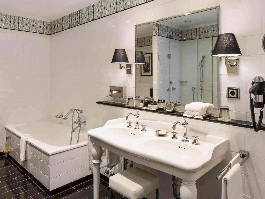 Fairmont Hotel Vier Jahreszeiten - Junior Suite Con Vistas Al Jardín