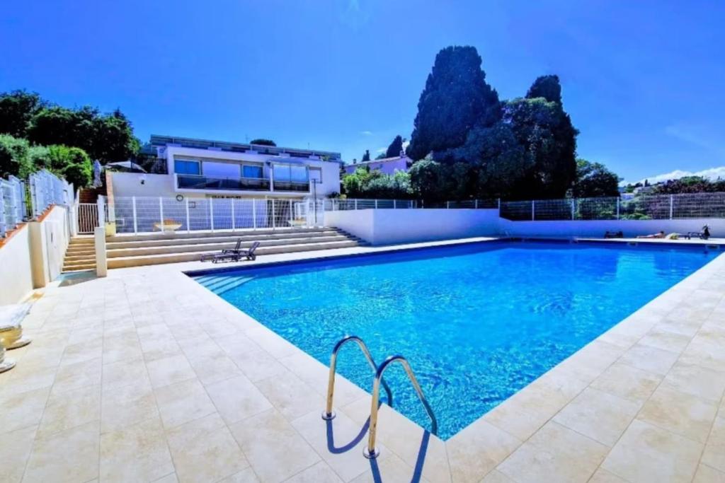 Lovely studio for 2 - panoramic view