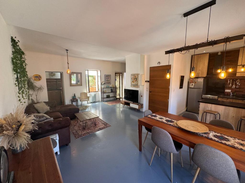 Appartement chaleureux avec jardin