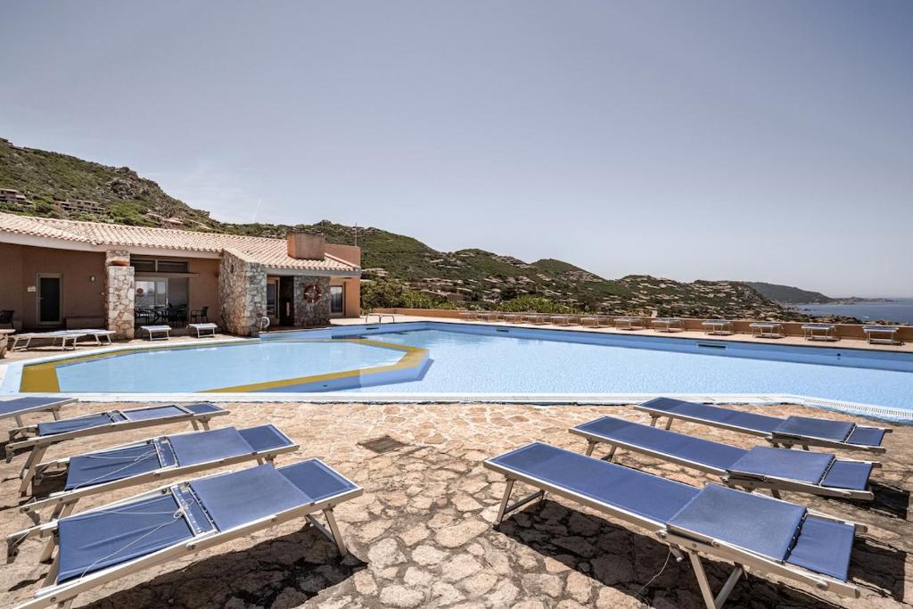 Bright little villa with a sea view
