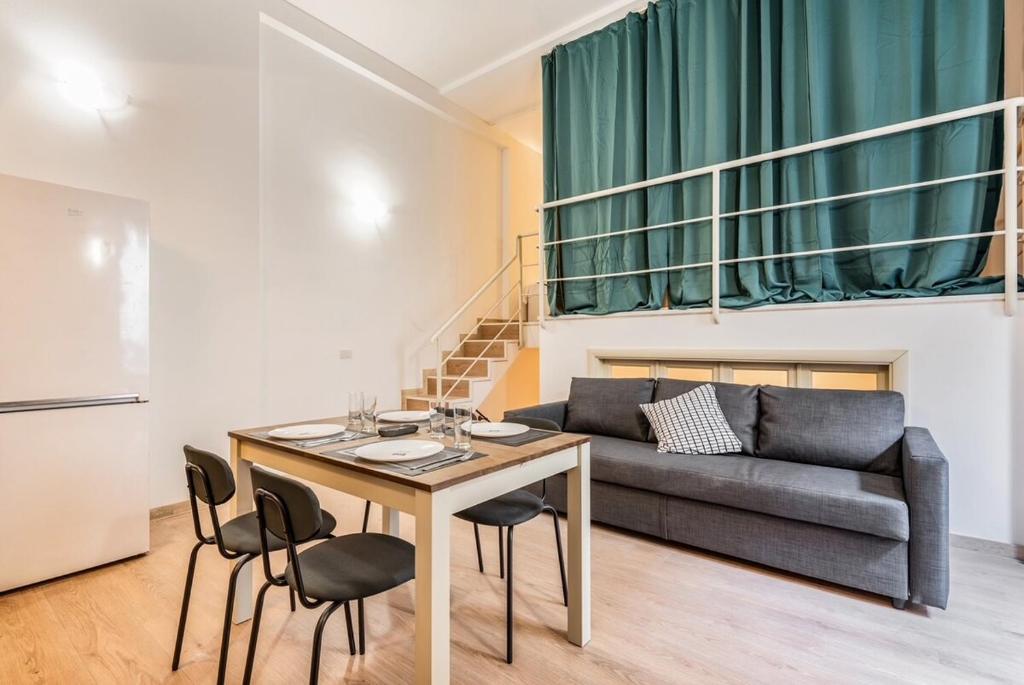 7Guest Duomo5Min walk-PRIVATE CINEMA PopCorn-Castle 6MIN- Air Cond