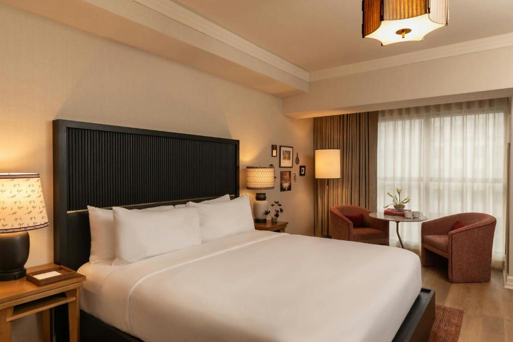 Hutton Hotel - 