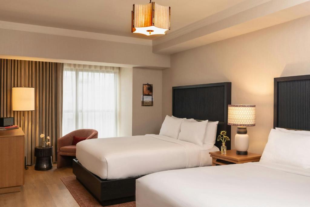 Hutton Hotel - 