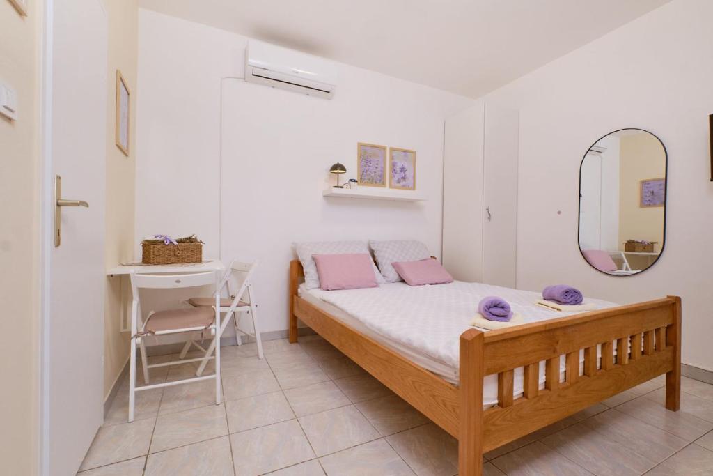 Apartment Jadranka cozy terrace retreat, Mali Lošinj