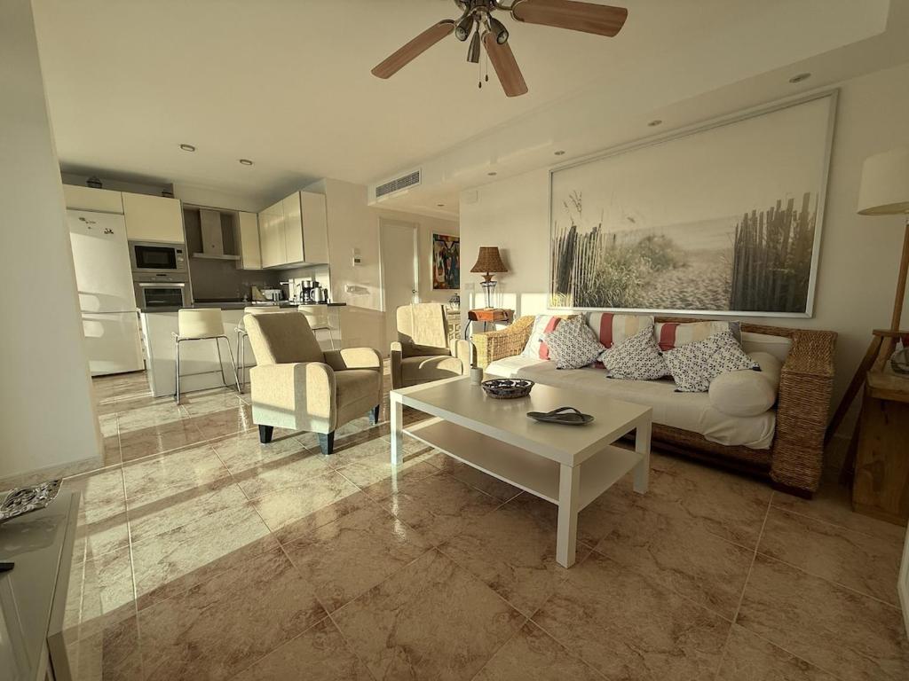 Beautiful apartment next to the beach