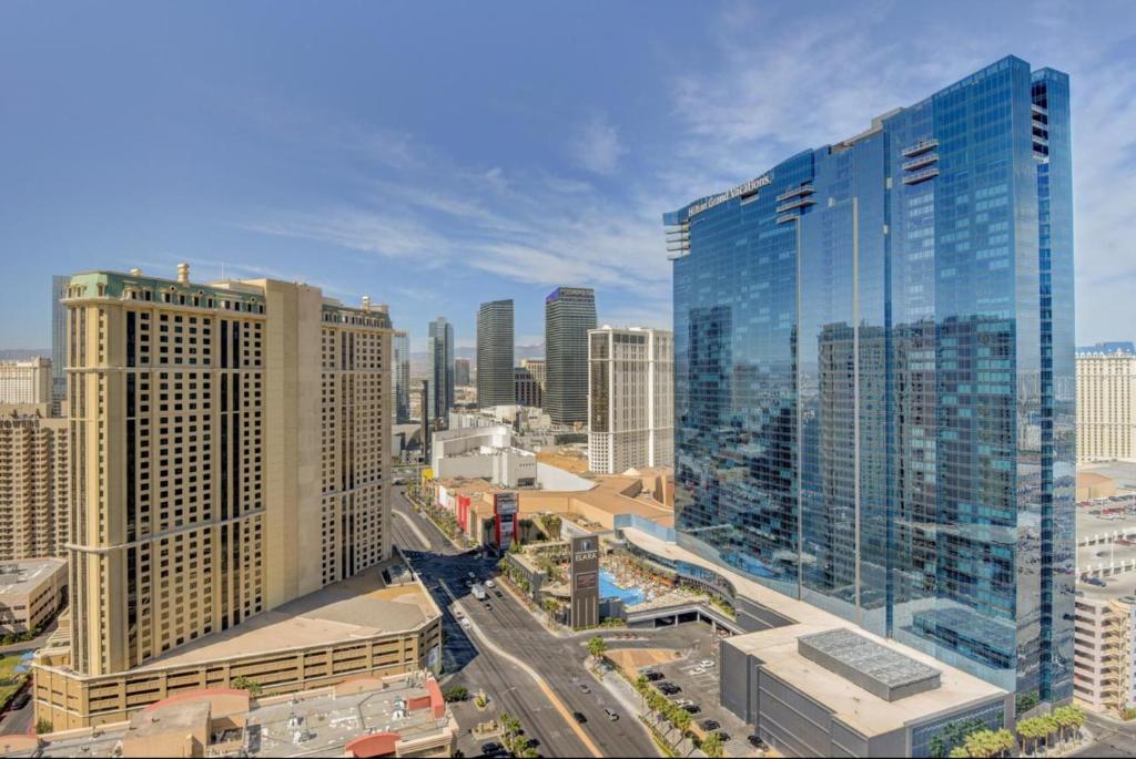 No Resort Fee - Balcony Strip Views, Pools & Parking photo