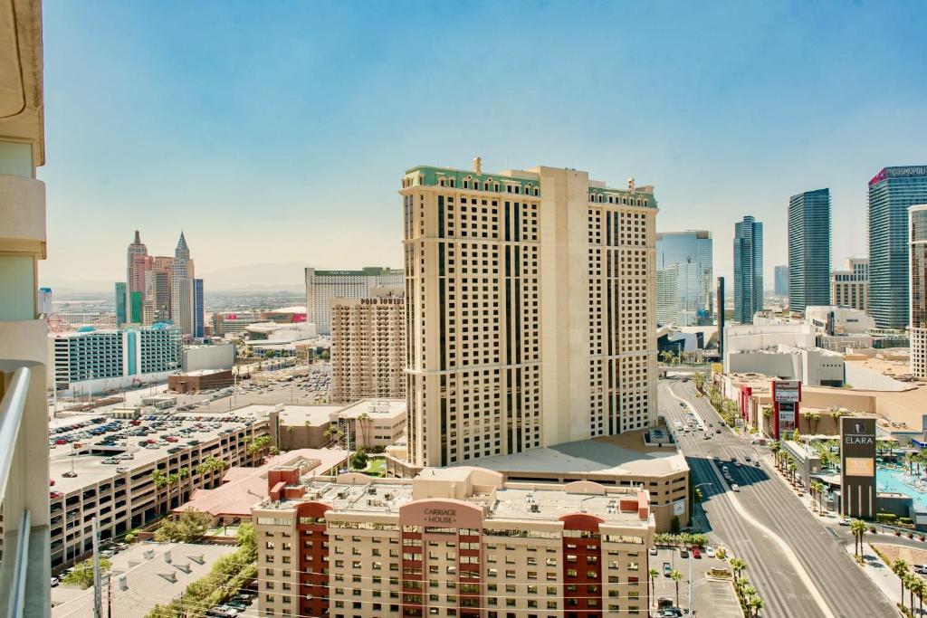No Resort Fee - Balcony Strip Views, Pools & Parking photo