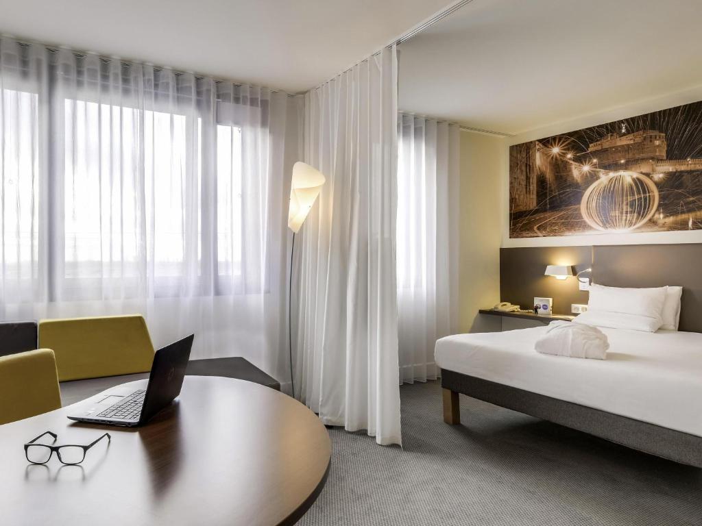 Novotel Suites Paris CDG Airport Villepinte - Suite Ejecutiva Con Una Cama Doble Y Un Sofá Cama