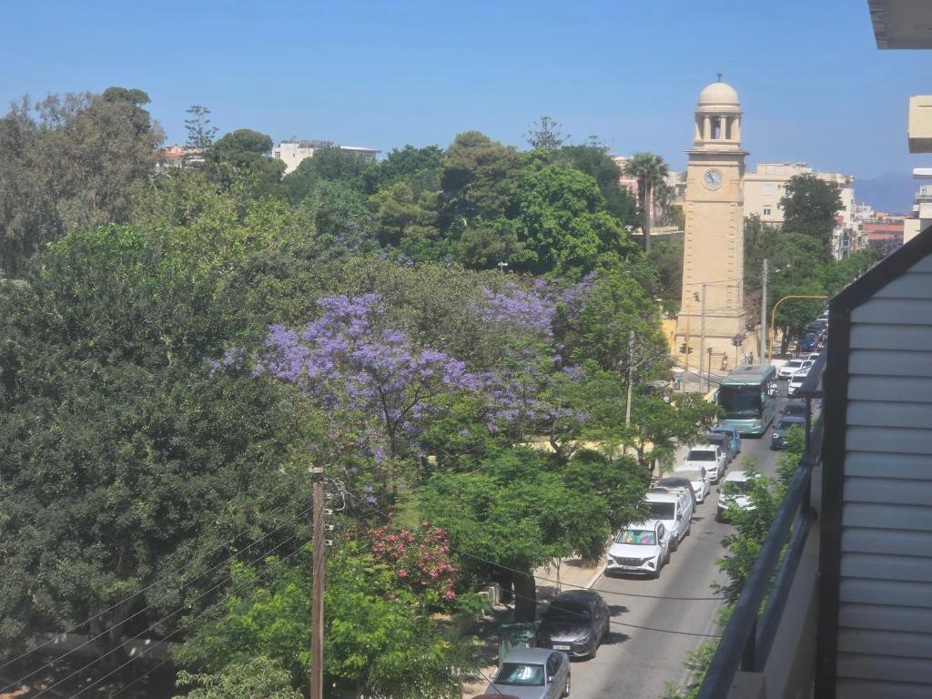 Chania Center Premium Penthouse - Terrace & Free Parking, Sleeps 4