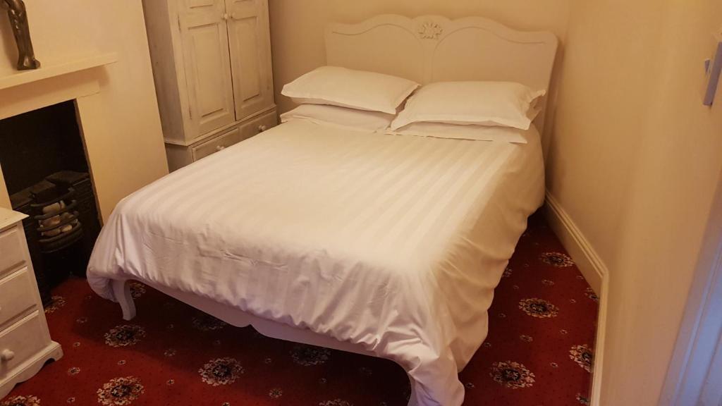 Lil's On The Waterfront - Double Room - Internal With No View