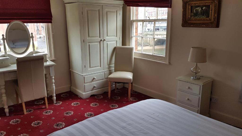 Lil's On The Waterfront - Resim 25