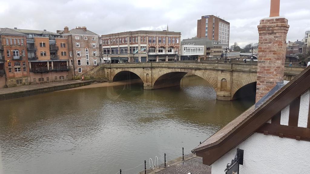 Lil's On The Waterfront - Resim 6