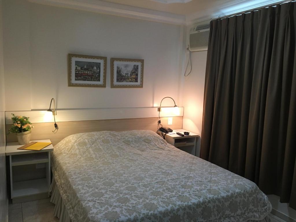 Postel nebo postele na pokoji v ubytování Tamareiras Park Hotel