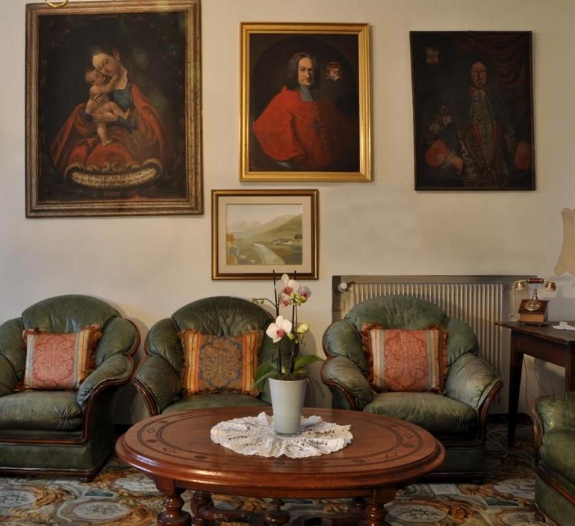 Posezení v ubytování Hotel Ansitz Kandelburg