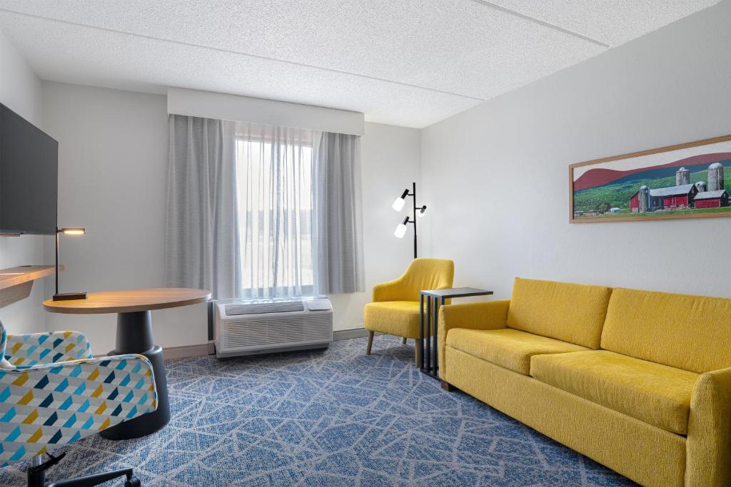 Hampton Inn and Suites of Lamar photo