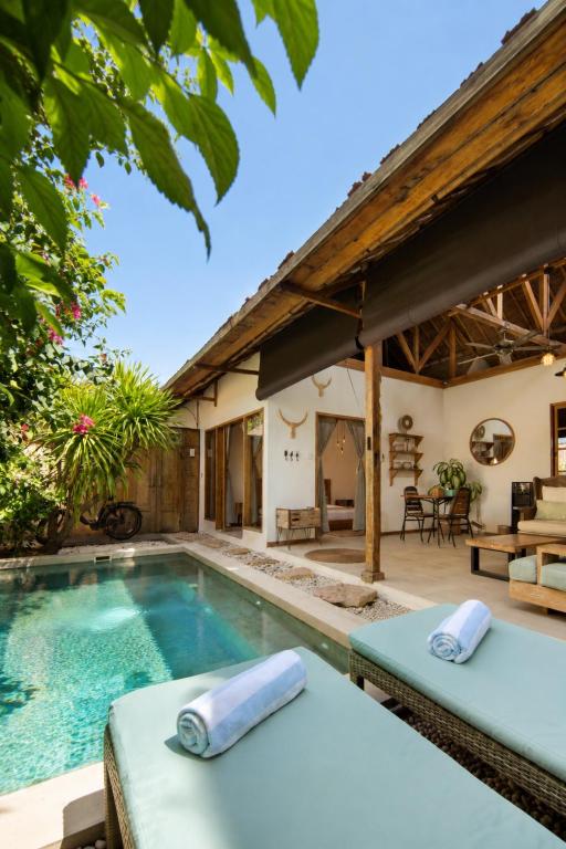 an image of a villa with a swimming pool at Villa Casa Koko in Gili Islands