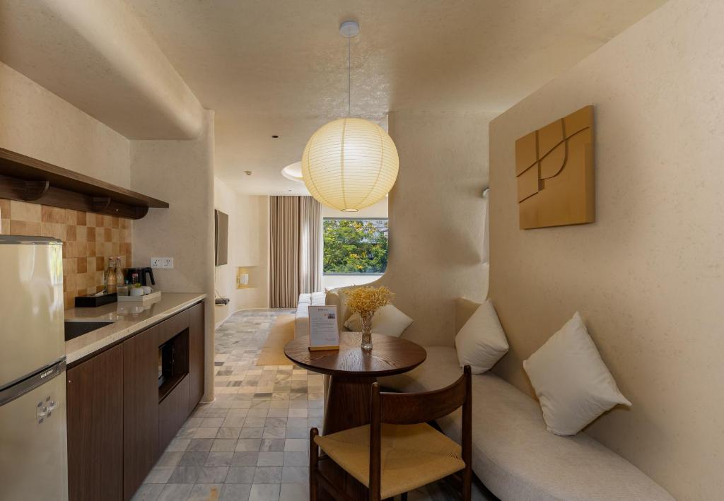 AVA Senses Hotel Hồ Nghinh - Mỹ Khê Beach by AVA LAND - Appartement 1 Chambre Avec Balcon Et Vue Sur Ville