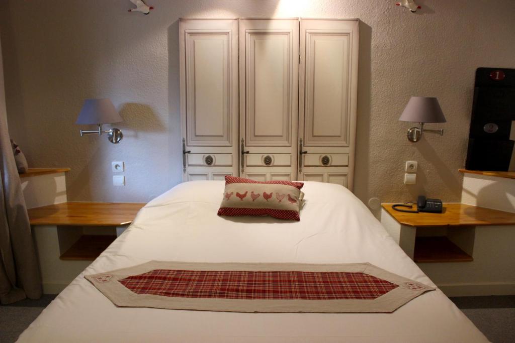 A la Maison Rouge Hôtel & Restaurant - 