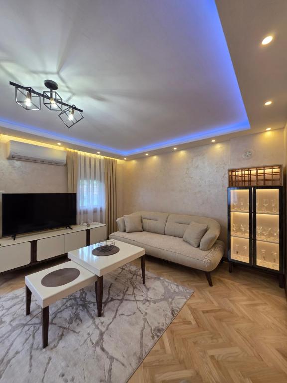 Apartmani Central 6 & Free Parking 1