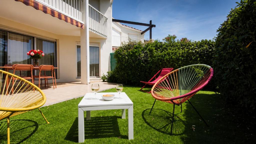 T3 avec piscine, jardin, parking & Accès Mer