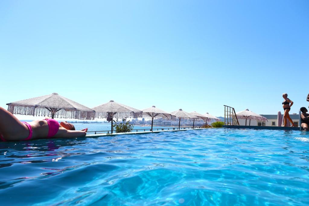 Swimmingpoolen hos eller tæt på Ajsel Hotel