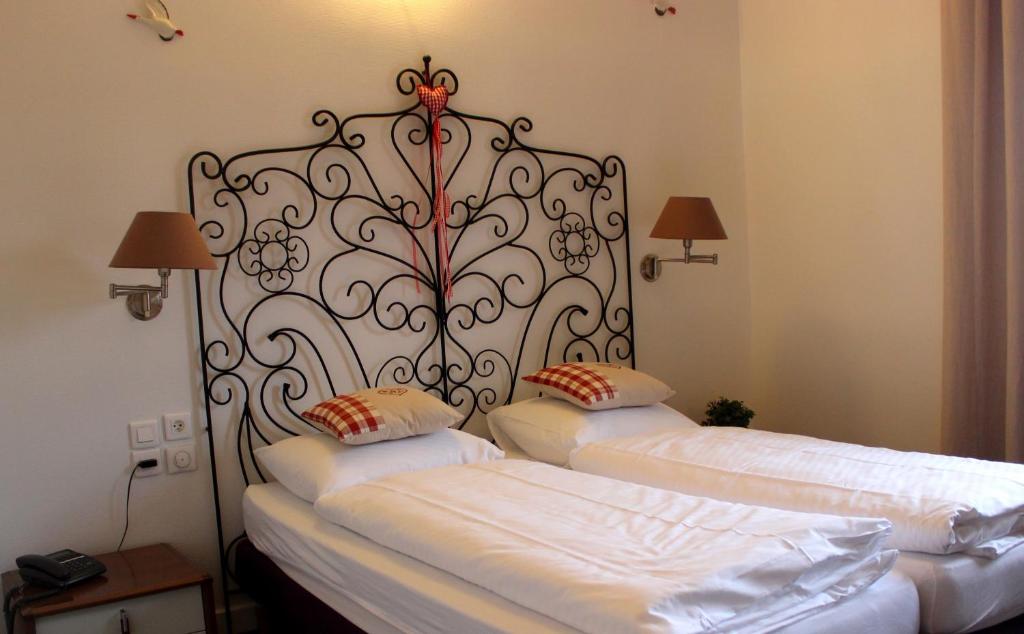 A la Maison Rouge Hôtel & Restaurant - 