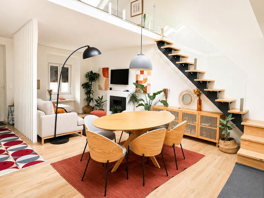 Loft-style home with mezzanine in Belém